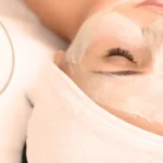 Tratamentul Facial: De ce Este Secretul pentru o Piele Tânără